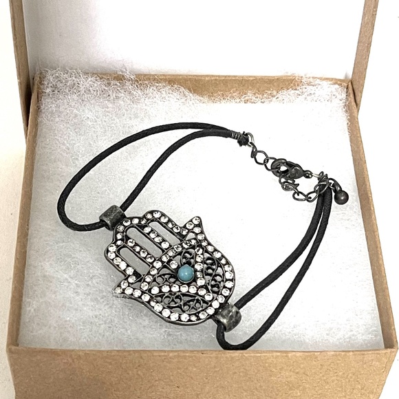 Hamsa Hand Bracelt. - Picture 4 of 6